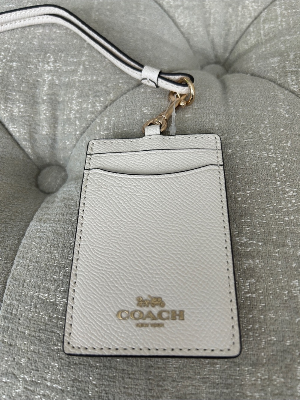 Coach White Leather Lanyard Card Holder with Gold Hardware - Picture 2 of 4